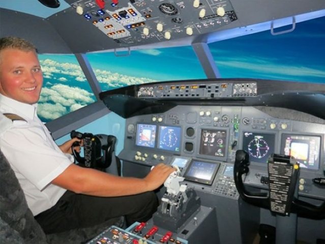 Flight Sim Melbourne Instore Logo