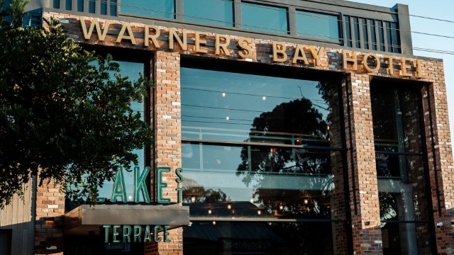 Warners Bay Hotel Logo
